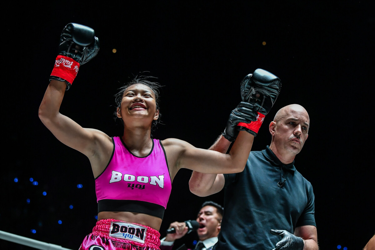 Anna 'Supergirl' Jaroonsak vs Lara Fernandez at ONE Fight Night 13